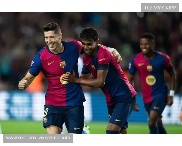 巴塞罗那连续短传推进，莱万劲射收获进球